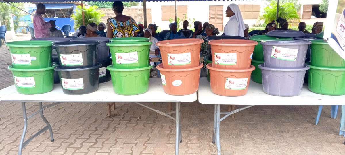 ssph_ocpsp's tweet photo. JOURNEE DES GRANDS-PARENTS ET DES PERSONNES AGEES, 6ème édition
Le Service des Sœurs pour la Promotion Humaine (SSPH/OCPSP) en collaboration la Paroisse Sainte Joséphine Bakhita d’Abomey-Calavi a honoré une trentaine de grands-parents et de personnes âgées. https://t.co/WnILS61MCx