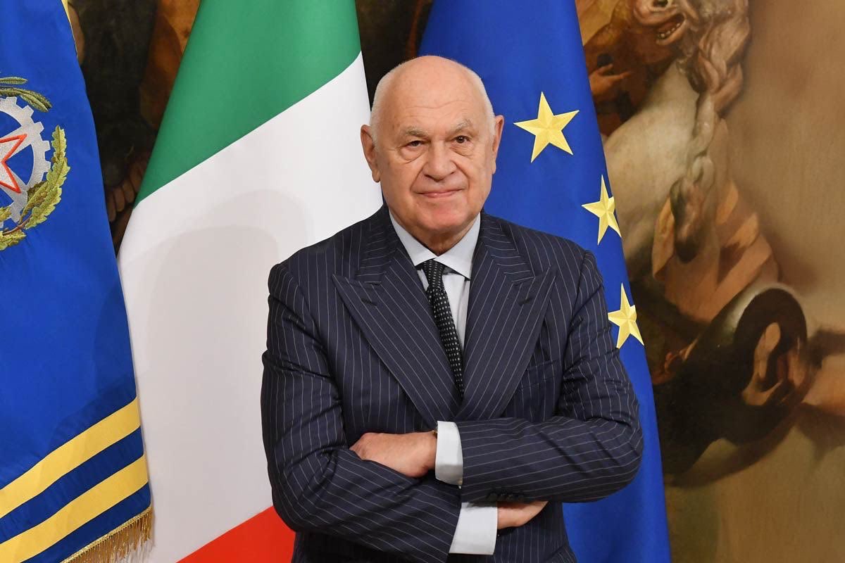 CislNazionale's tweet photo. #DanielaFumarola: «Le minacce contro il Ministro Carlo Nordio sono un fatto di inaudita gravità che condanniamo con la massima fermezza.  Rievocare, anche solo simbolicamente, una delle pagine più buie e dolorose della storia repubblicana significa offendere la memoria delle vittime del terrorismo e insultare le istituzioni democratiche che con enorme sacrificio, anche di vite umane, il nostro Paese ha saputo difendere.  Al Ministro va la piena solidarietà di tutta la Cisl. Confidiamo che gli inquirenti facciano al più presto luce sui responsabili di questo vergognoso gesto».

#Nordio #BrigateRosse #Terrorismo #Democrazia #CISL
