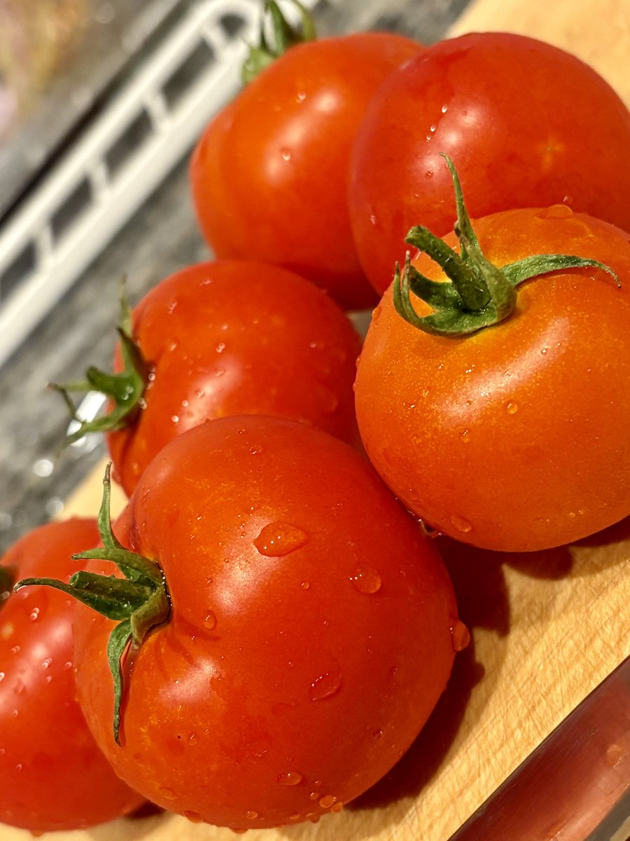 nakuryu's tweet photo. ベランダ収穫トマトをパスタにしたよ🍅

#なクックる https://t.co/TFBkmEgmEV