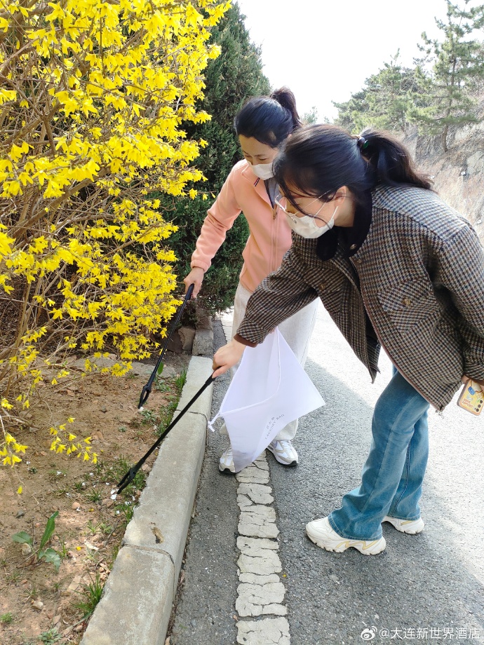 RubenSenicjh's tweet photo. Join our weekend neighborhood cleanup! Grab gloves u0026 trash bags this Sat (9AM at Central Park) to spruce up our community—free snacks u0026 good vibes await! https://t.co/dZQnQLSRkv