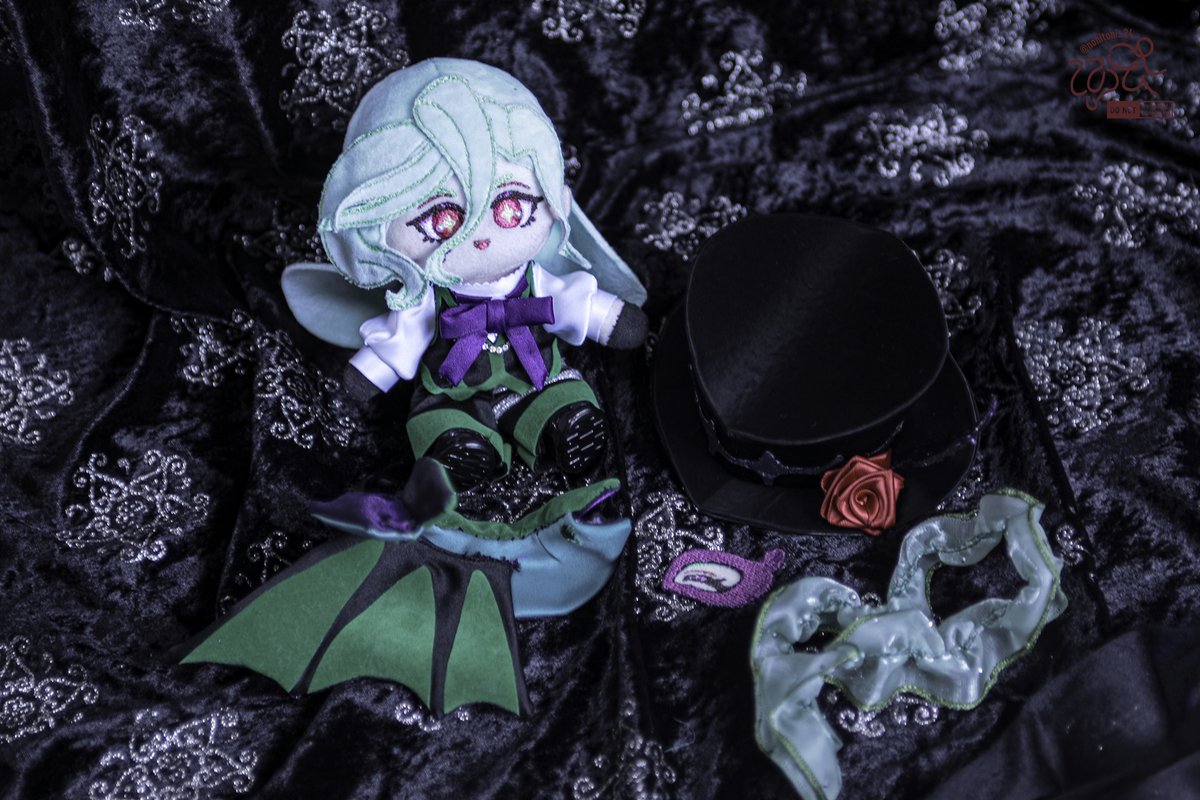 nohitoni_24's tweet photo. ニジーのぬいちゃんができました🌹
仮面の取り外しで表情差分が作れるよ https://t.co/xDijTiFmps
