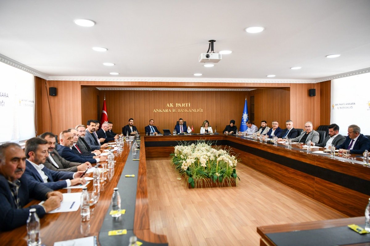 erhansarigol's tweet photo. İl Başkanımız @hakanhanozcan başkanlığında 14 Ağustos tarihinde Millet Bahçesinde gerçekleşecek olan Kuruluş yıldönümü programı gündemiyle olağan ilçe başkanları toplantımızı gerçekleştirdik. https://t.co/lST47ZN3sC