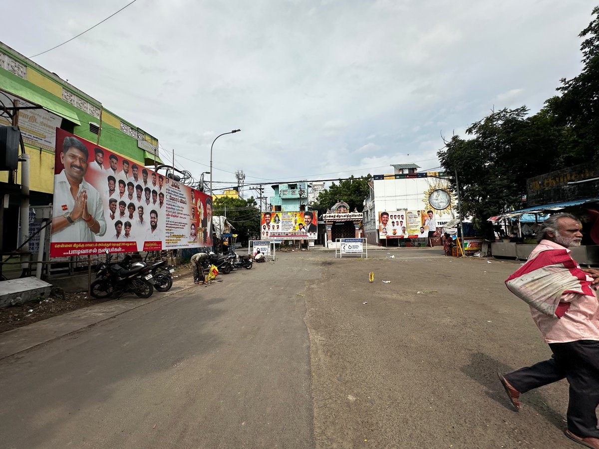 TholV84666's tweet photo. Banners kept near electric transformer and in footpath @chennaicorp do take action .location : padi Sivan kovil 207/152, Raja St, Padi, Chennai, Greater Chennai https://t.co/ELClcp597b