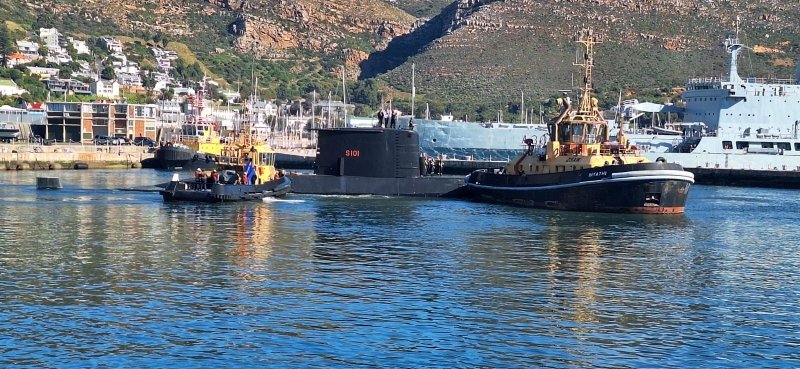 deanwingrin's tweet photo. SA Navy submarine SAS MANTHATISI (S101) departing Naval Base Simon's Town this morning, for the first since 2023. So good to see her at sea again, where she belongs.

BZ to the Navy, the Dockyard and others who worked so hard to make this happen. https://t.co/batNRyBA7F
