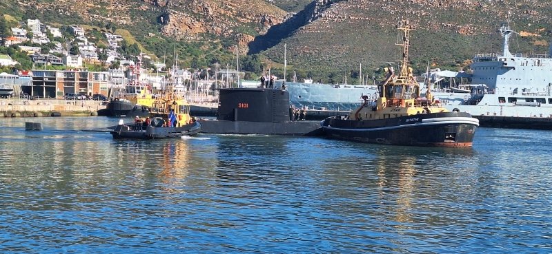 deanwingrin's tweet photo. SA Navy submarine SAS MANTHATISI (S101) departing Naval Base Simon's Town this morning, for the first since 2023. So good to see her at sea again, where she belongs.

BZ to the Navy, the Dockyard and others who worked so hard to make this happen. https://t.co/batNRyBA7F