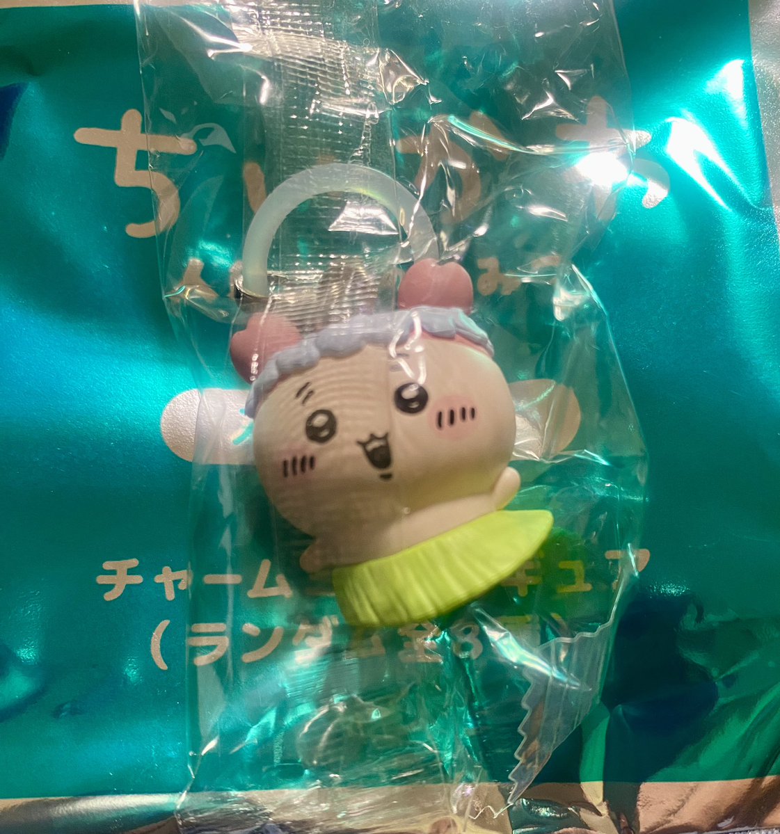 moukohan72's tweet photo. 『映画ちいかわ 人魚の島のひみつ』
原作ミリしらだけど不穏な感想に興味惹かれて鑑賞
思った以上に大人向けかつホラーな内容で驚いた
全員が被害者で加害者、抱える罪と罰、今日の日はさようならの歌詞が沁みる
そしてエンドクレジット後…

入場特典は古本屋でした https://t.co/4TJzPRbllF
