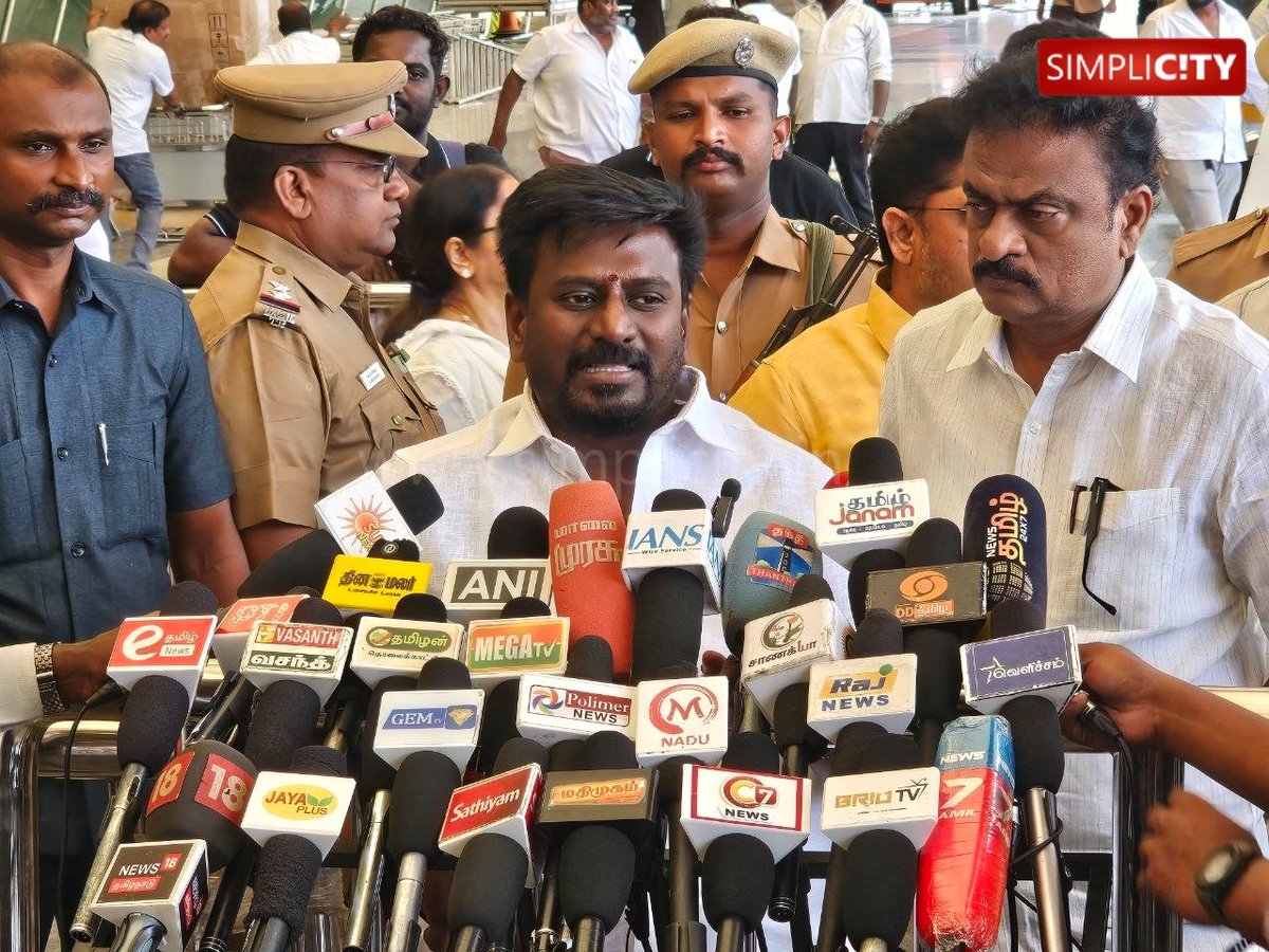 simplicitycbe's tweet photo. "ஆறாம் வகுப்பு முதல் தனி கணினி பாடப்புத்தகம் – அமைச்சர் ராஜ மோகன் அறிவிப்பு!"
"Dedicated Computer Science Textbook from Class 6: Minister Raja Mohan Announces"
PC: Laxmanan, Simplicity
#Coimbatore #RajaMohan #SchoolEducation #ComputerScience #Class6 #EducationUpdate #PhotoStory
@tvksampathcbe
@tvkvijayhq
@rajmohanofficial