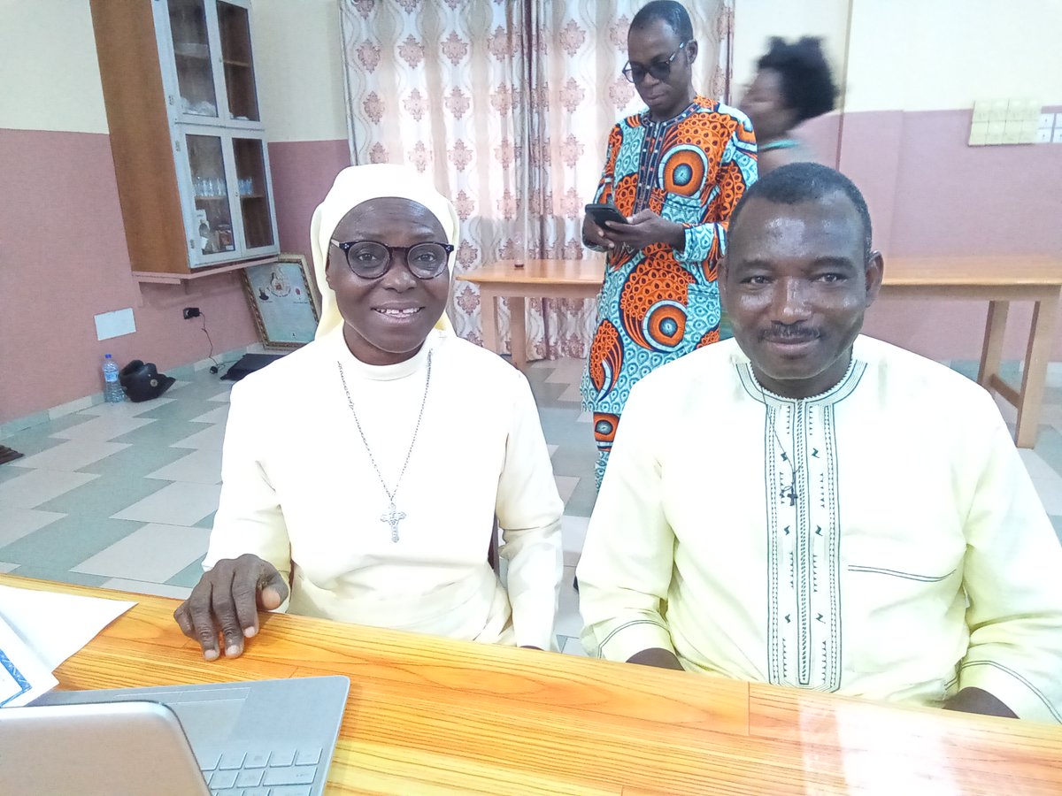 ssph_ocpsp's tweet photo. Clôture du partenariat de deux décennies entre le SSPH/OCPSP et la Fondation Liliane au Bénin. https://t.co/OkSG5KDCxp