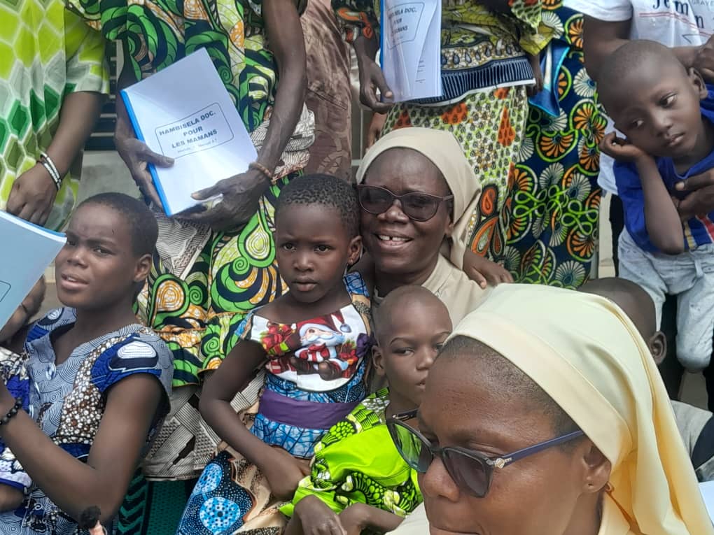 ssph_ocpsp's tweet photo. Formation sur l’approche Hambisela : renforcer les compétences pour favoriser l'épanouissement des enfants atteints de paralysie cérébrale (IMC) https://t.co/0Blvw5Kuc6