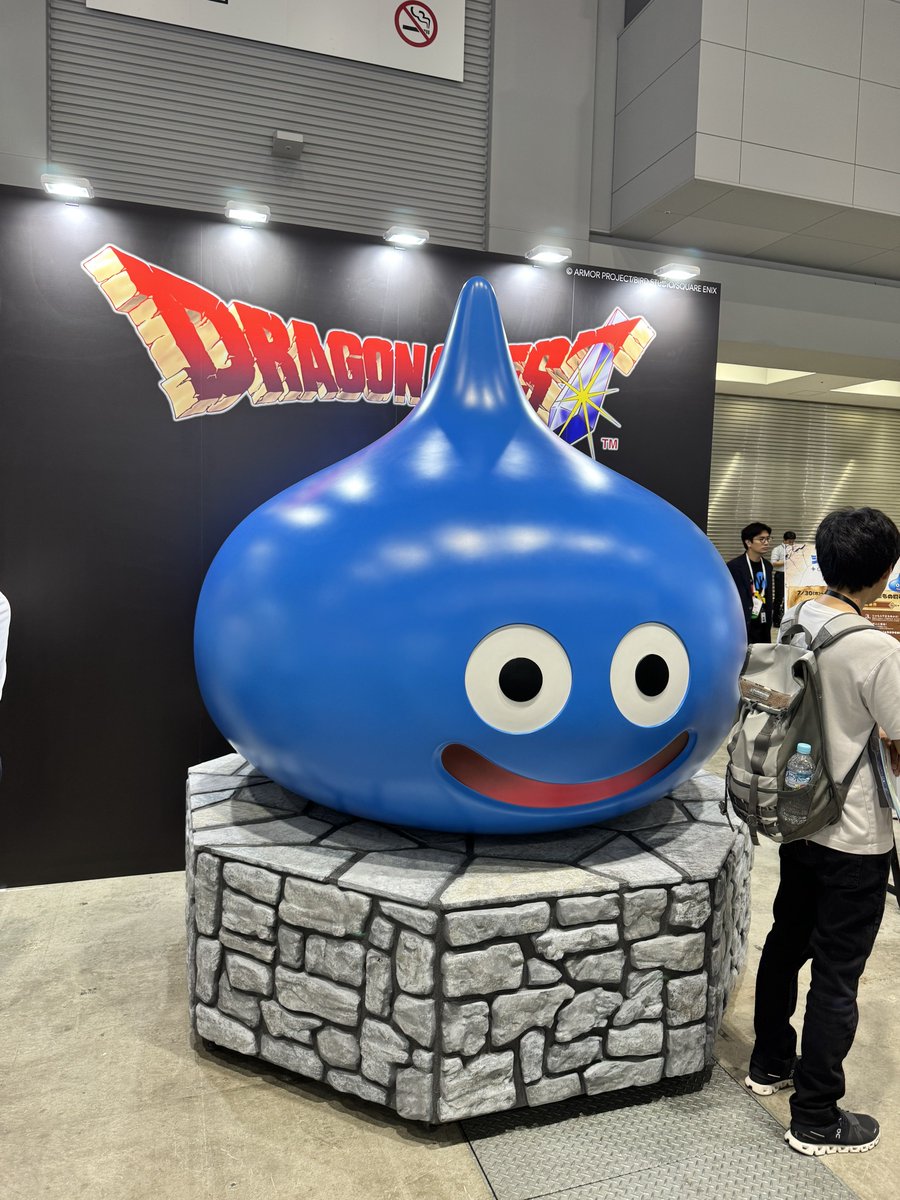 yukun0519's tweet photo. 今年もGoogle Cloud Next Tokyo行ってきた！

なんかスライムいた 笑

#google 
#googlecloudnext https://t.co/lB8EyRluxJ
