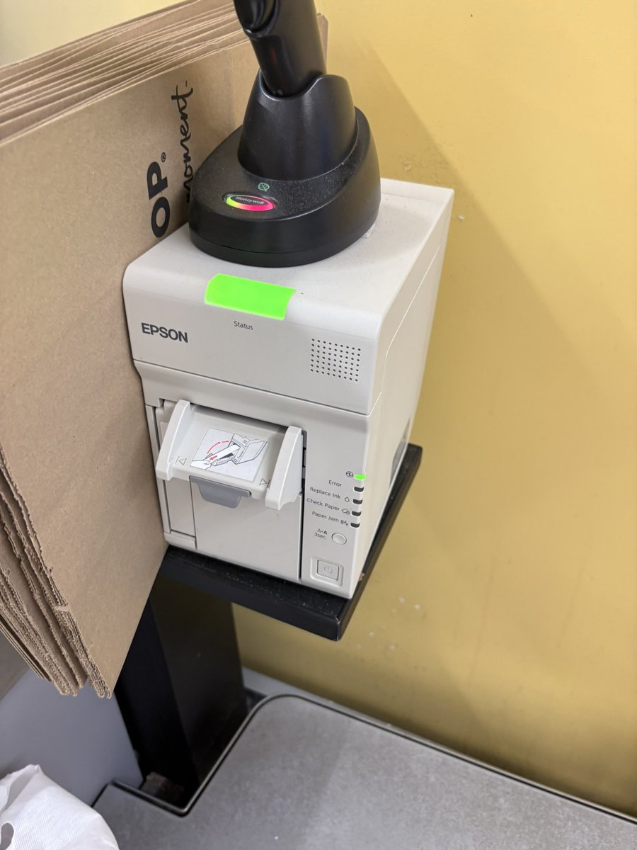twintrantasy's tweet photo. My gf and I have a shared camera roll and inside of it she leaves pictures of machines and stuff that she likes. Like what is this https://t.co/G6eFgQ1wQo