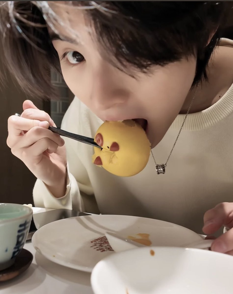 phophisaw199x's tweet photo. : แล้วเธอจะรับได้ไหมคนดี
: ไม่ได้ ไปใส่เสื้อแล้วมากินข้าวกับเค้า https://t.co/Q2dS56zgiB