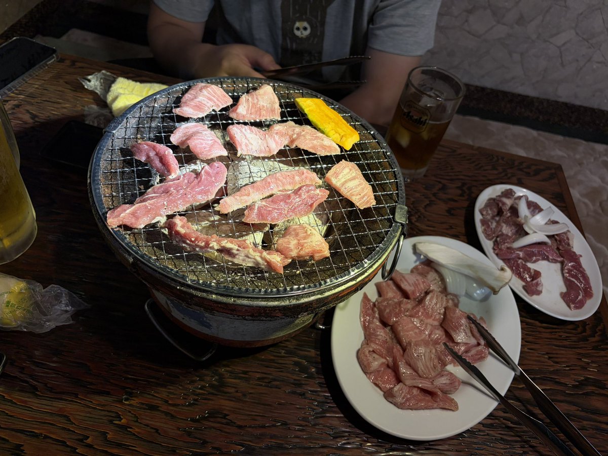 24_twilight1989's tweet photo. 労働の後の焼肉とビール美味いっ！！ https://t.co/9IFrg3R5mf