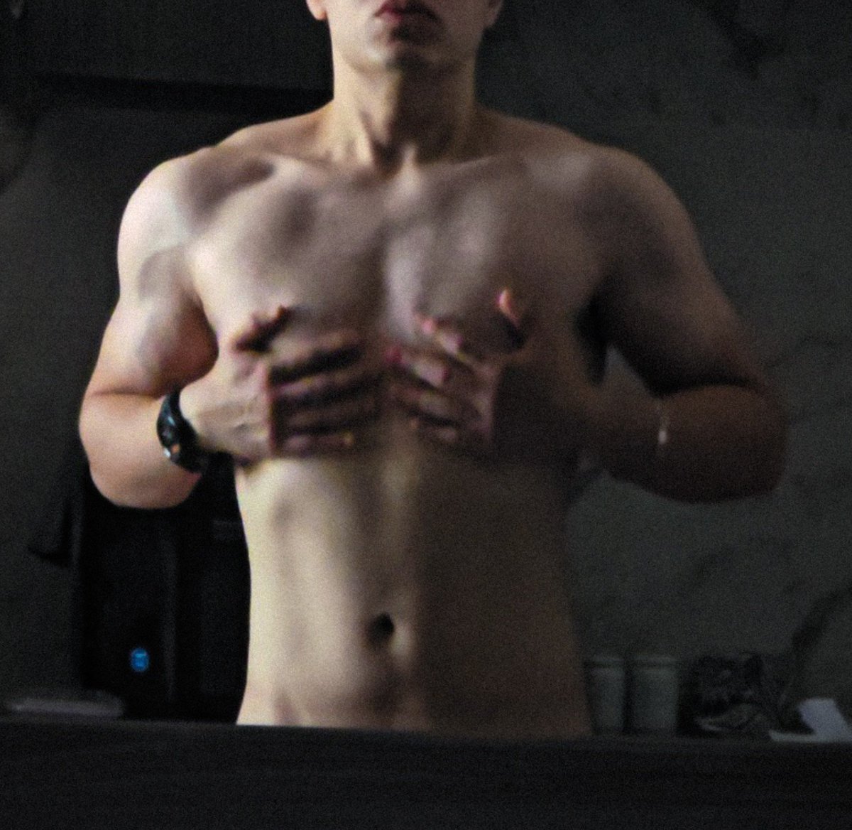 ItsLukaKade's tweet photo. ya se empieza a notar el gym? https://t.co/TAPXh4jpjC