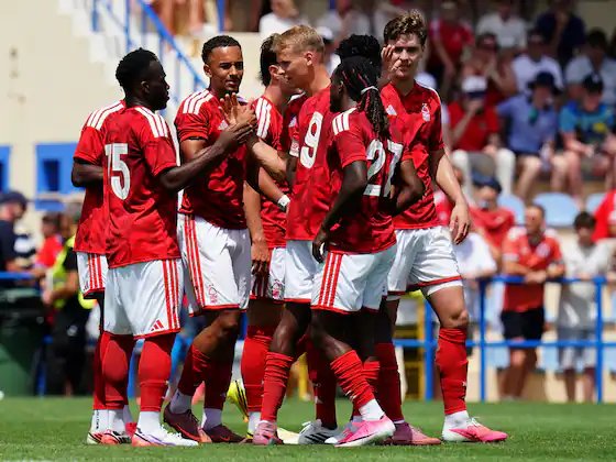 fplcyprus's tweet photo. 🟠 Nottingham Forest — Difficult run

📅 Fixtures: LEE (H) • LIV (A) • TOT (H) • AVL (A) • COV (H)

📈 FPL Impact:
🔸 Two attractive home fixtures are balanced by difficult away games.
🔸 A wait-and-see approach could be the best strategy.

⭐ Players to watch:
🔹 Sels (£5.0m) kept 7 clean sheets in 31 games last season.
🔹 In defense, Milenkovic (£5.5m) and Murillo (£5.5m) are the great picks but a bit overpriced. Milenkovic hit DefCon points 13 times.
🔹 Murillo (£5.5m) recorded 5 goals and assists last season and hit DefCon points 10 times.
🔹 In midfield, Gibbs-White (£8.0m) had an excellent season with 19 goals and assists, but his price requires careful consideration. 15 goals with an xG of 10.84
🔹 In attack, Igor Jesus is the only guaranteed starter as he recorded 12 goals and assists in 28 starts last season. A bit overperforming in assist, 6 assist with an xA of just 1.27.