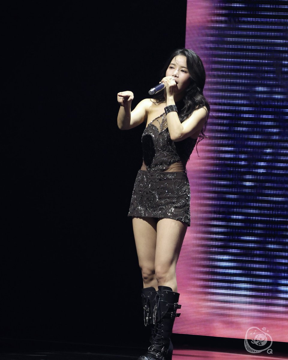 mYccccch's tweet photo. 20260705 MAMAMOO WORLD TOUR [4WARD] IN  Kaohsiung-DAY2

容真的很漂亮😻

#MAMAMOO #마마무 #SOLAR #솔라 #金容仙
#용용하면죽겠지 #yongyongdie https://t.co/EKsHWWh4ck