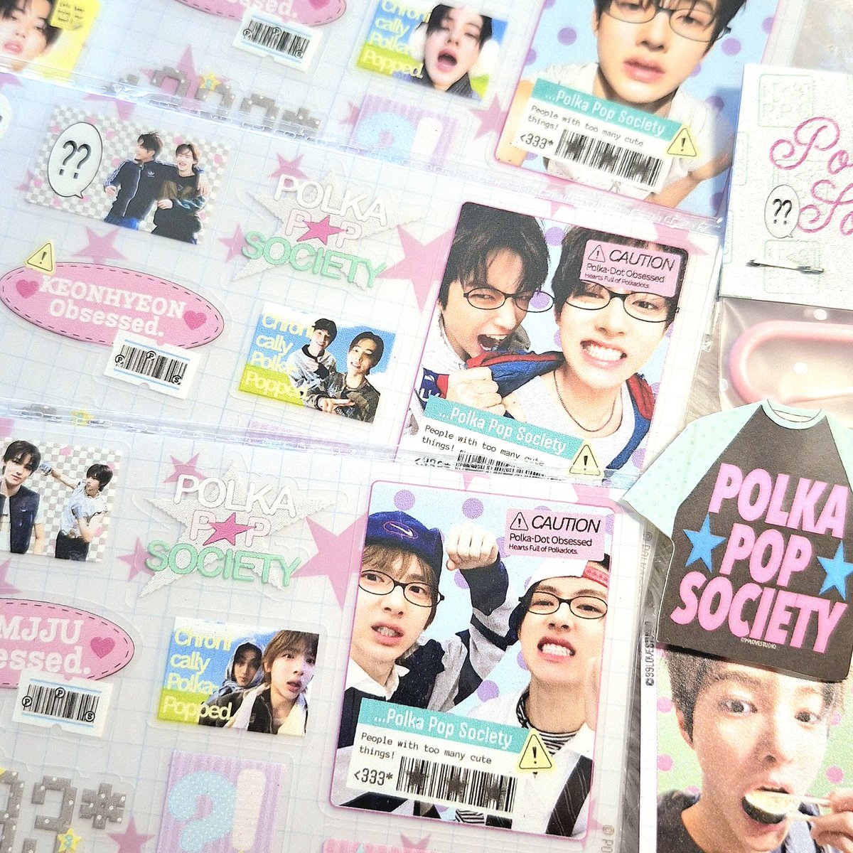 eomrice's tweet photo. 🛼🧃 polka pop society series >____★ 💿 https://t.co/OjYzRKcK9d