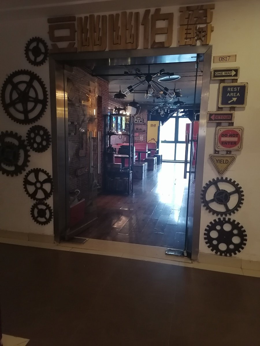 TomikoGoodvzt's tweet photo. Just broke out of the 60s-style retro escape room with my crew! Decoded the cassette tape puzzle, outsmarted the hidden door mechanism—10 mins left on the clock = chef’s kiss ， https://t.co/QDRAaLS1xG