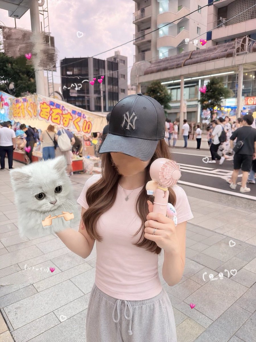 poteto_omochi17's tweet photo. ユニクロのミニT可愛すぎるᐡ⸝⸝>  ̫ <⸝⸝ᐡ💗
色違いで4枚目購入❕
空港ファッションにもピッタリ🍒◎
この値段でこの着回し力は最強ჱ̒ ᴖ⩊ᴖ ) https://t.co/IkkfYdUkCz