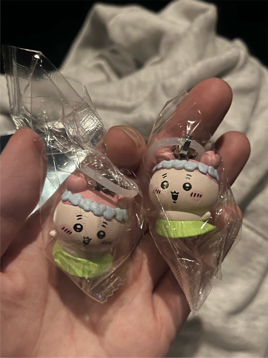 ixt35s's tweet photo. 【交換】映画 ちいかわ 人魚の島のひみつ 特典 チャーム めじるし 

譲:古本屋 カニ(×2)
求: ハチワレ

都内、神奈川付近は手渡し可。それ以外は郵送希望

リプまたはDMお願いいたします。

#ちいかわ交換 https://t.co/PTeZj0nMzw