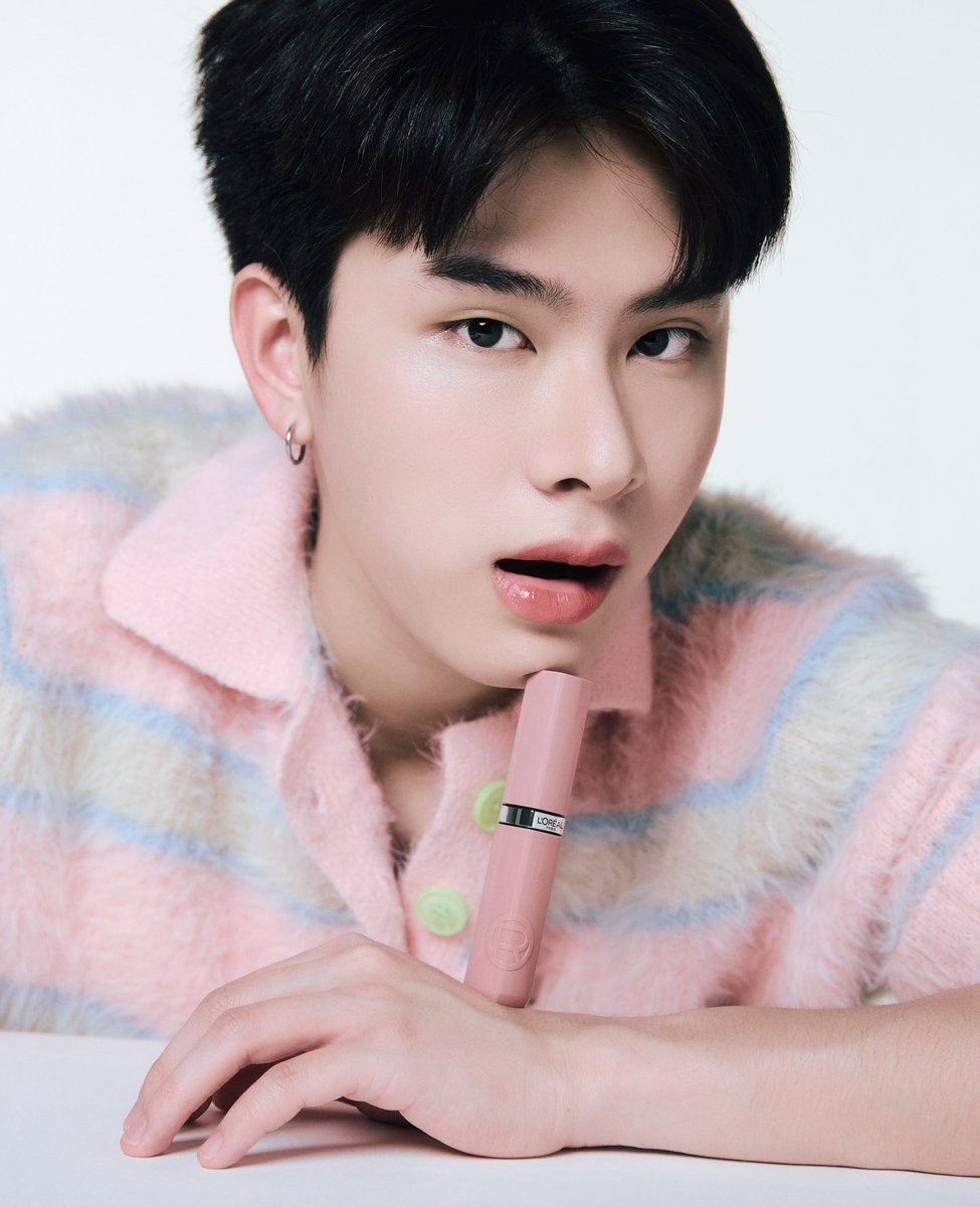 ThaiChayanon_th's tweet photo. ღ𓏧 #igTHAItoday 🗂️

thai.busofficial IG Post Update 
— (30.07.2026)

Hello hello ผมอ่ะพี่ไทย
พี่ชอบใช้ลิปลอรีอัลสี 603 ไง
Yeah ลิปอ่ะคู่ใจแต่พี่ไทยอยากคู่เธอ

ผมใช้ลิปนู้ดคอลใหม่ของลอรีอัล สี 603 นะครับน้องสาวพี่สาวมะมี๊บีอัส ต้องมีนะครับ

🔗 : https://t.co/FNWQbRCwid

ฝากทุกคนเข้าไปกด like , comment (เชิงบวก⭐️) ใน IG : thai.busofficial กันนะคะ

#LaqueNudeCollection
#LaqueResistanceTH
#LOrealMakeupTH
#THAIchayanon
#BUSbecauseofyouishine