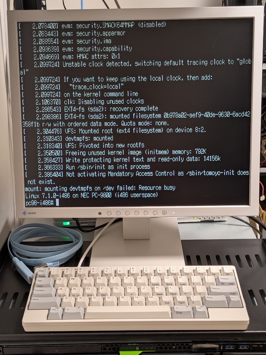 awe_morris's tweet photo. PC-9821 Ra43実機にてLinux 7.1を起動できました。7.1で削除されたi486対応をバックポート。i386対応もバックポート予定です。i486ユーザランドのバイナリは対応ディストロがもうないので、Debianパッケージをビルドして公開できたらと思っています。 https://t.co/2QDWKNxvU8