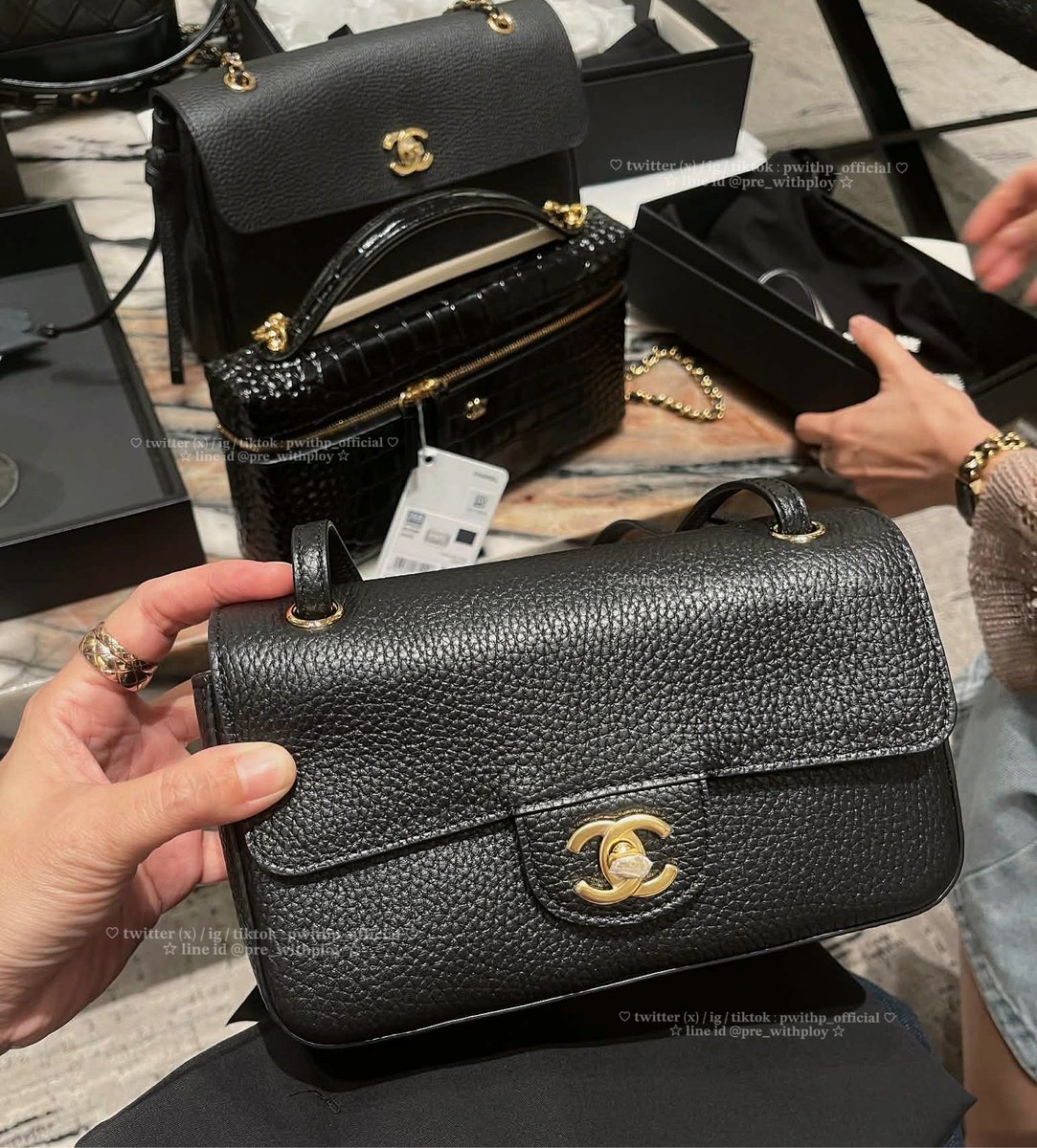 pwithp_official's tweet photo. ทีม #prewithploy ทยอยเข้าเก็บ Chanel ให้เรื่อยๆนะคะ
ตอนนี้จะเป็น 26B collection แต่คอลอื่นๆก็สั่งหาได้ค่ะ

🫶🏻 เดี๋ยวหาเวลารวมมิตรภาพในชอปที่พอเอามาฝากได้
ให้ใน group open chat นะคะ ใดๆด่วนหลังบ้านส่วนตัวมาเลยจะไวกว่ารอพลอยลงของน้า 🥹💘 https://t.co/gcpzwzpyaH