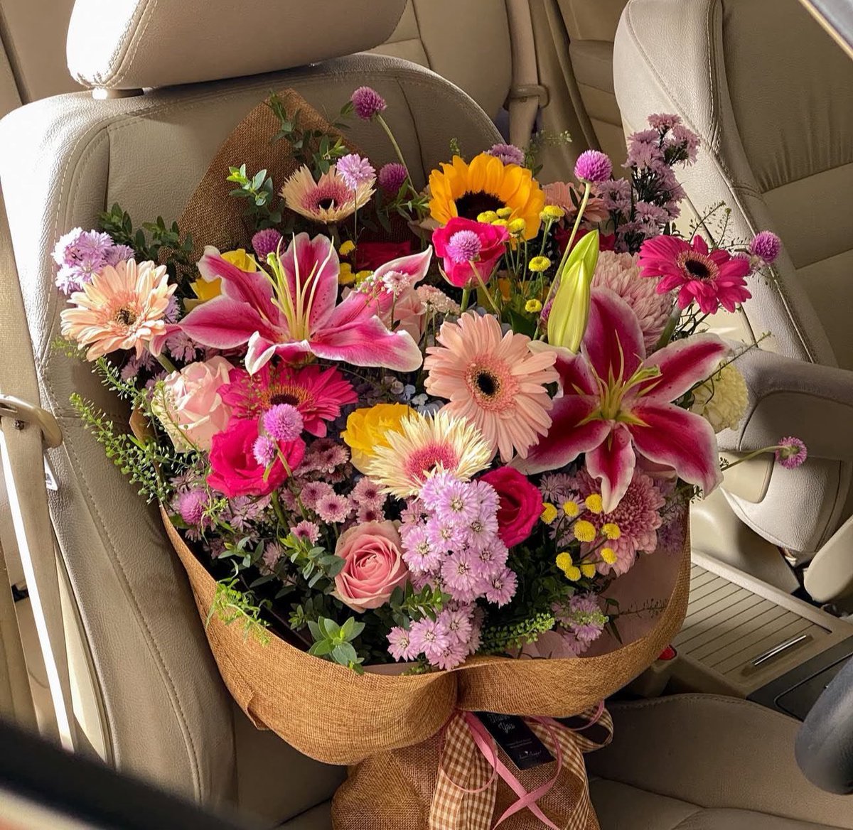 dreamyflowerrs's tweet photo. pretty flowers bouquet https://t.co/Xm8ZvmRJ2N