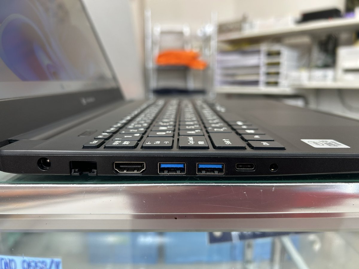 PCcomfullAKB4's tweet photo. 今週の秋葉原4号店限定セール!
①【dynabook P55/FP】
薄型のスタイリッシュな15インチ!
約1.69gと、このサイズにしては軽く、頑張れば持ち運びも可能!!
Web会議やOffice等のお仕事用途には十分♪
仕様書にはTFTのみの記載ですが、見た感じはIPSと同等です🤗
15台限定!
#dynabook #p55 #秋葉原 https://t.co/tCJkmQzulB