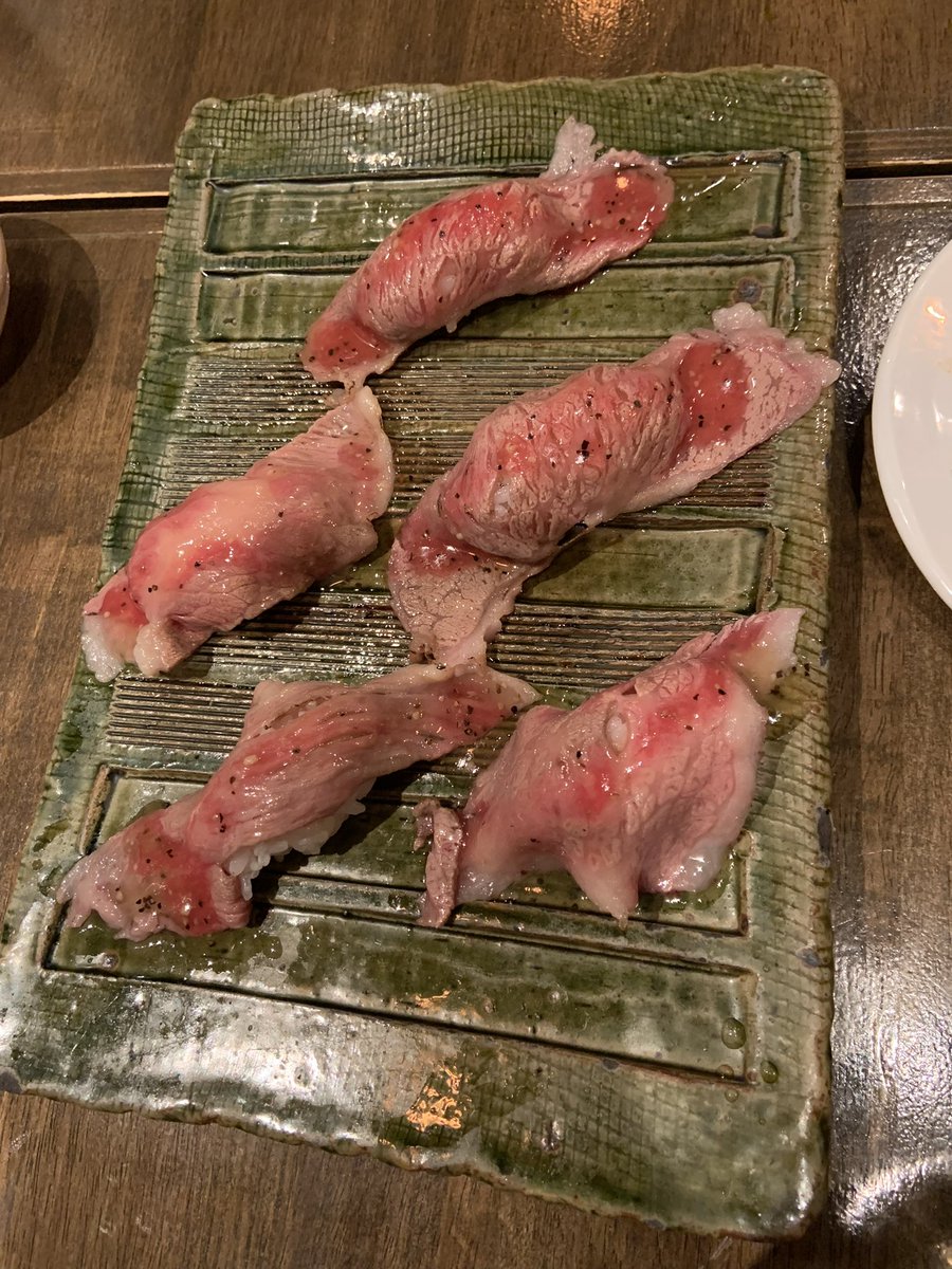 Kimujolno's tweet photo. 熊本に行ってボランティアしたい気持ちは分かる。本当に嬉しい😭俺だって今すぐ実家に帰りたいよ家族が心配だもん。

凄く嬉しい。その気持ちは大切にして欲しい☺️

暫くして落ち着いたら熊本に行こう🐎

熊本はいいぞ🥰
肉寿司めっちゃ美味しい🥰海🌊から温泉♨️そして遊園地🎡もある🦋 https://t.co/j2kma6kQGk