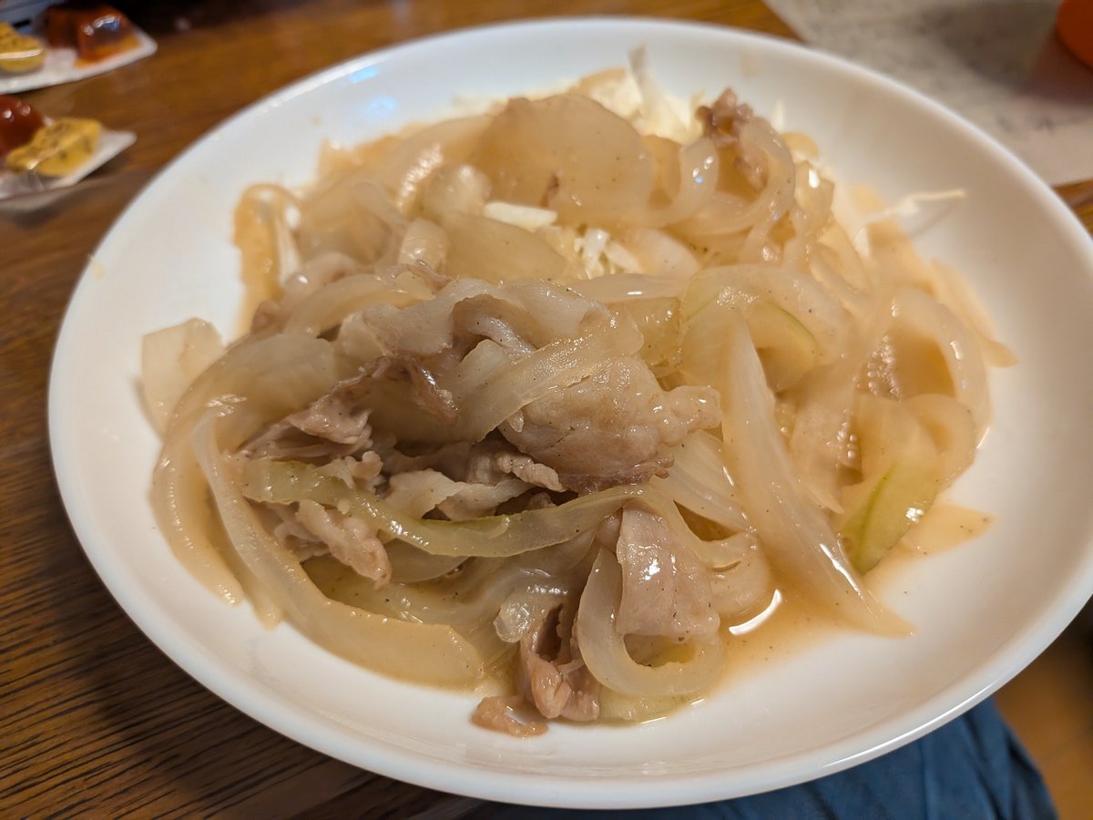 Pya_Pya_Pya_Py's tweet photo. 生姜焼き〜今日味薄めだったかも？ https://t.co/J0G5u5AOdE