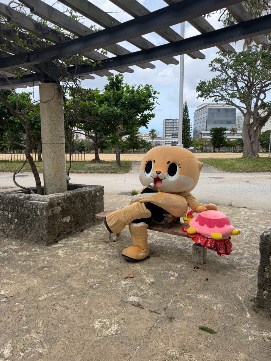 そのニヤニヤ顔…👀 ちぃたん☆、またいたずらを思いついたさ〜？😂
