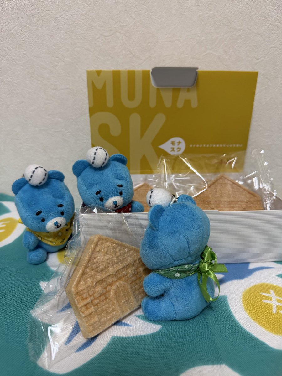 ftan_0312's tweet photo. 函館のお土産を頂きました🌼

金森赤レンガ倉庫の形になっててかわいい

#えふたん
#えふたんぬい撮り https://t.co/WS7VjHkGtY
