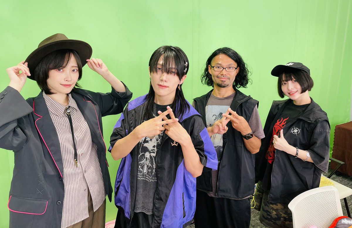 cps_niconico's tweet photo. 本ポストが
リポスト300超えたら
URチケットをプレゼント🎁
本日はWEGO特集です
コラボ概要や
グッズの実物をご紹介します！
出演者は
apapicoさん
ありくさん
夜代太郎さん
一色華月さん
#コンパス
#コンパスエンジョイ部
ニコニコ
https://t.co/J0zQaEMAir

YouTube
https://t.co/zLkR5nx491 https://t.co/aqWG32ZbBl