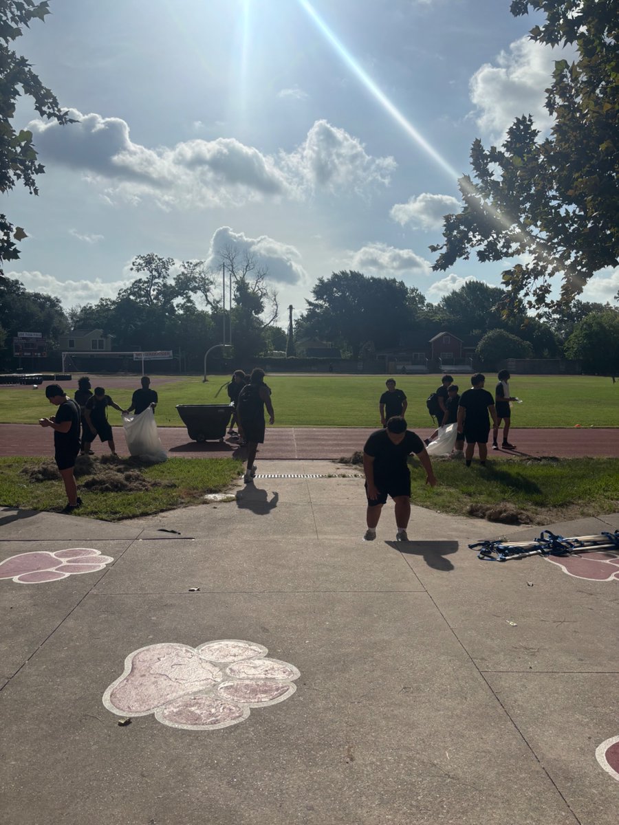 FootballHeights's tweet photo. Heights Football doing some campus/field maintenance as we get ready for an exciting season!!!! @HISDAthletics @ghostofheights @Heights_PTO https://t.co/ahTFeuaHsR