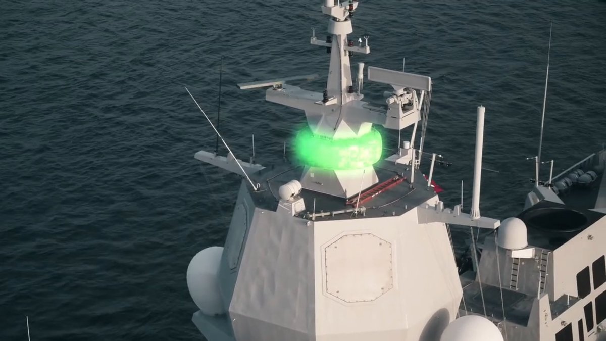 D__Mitch's tweet photo. An interesting detail that appears to have gone largely unnoticed is the installation of @hensoldt 's NESIS 4000 electronically steered, non-rotating IFF antenna system on the 🇳🇴 Nansen-class frigates, reportedly since 2019. Compared to conventional systems, targets and eventual threats can be identified much faster and the range in a 360° area around the ship is widened to a 200nm radius. Photos 3 and 4 illustrate the ships before and after the upgrade. To the best of my knowledge, this modification has gone largely unnoticed and has not been documented.