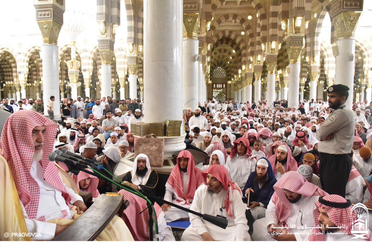 Abdulilah907's tweet photo. شرح معالي الشيخ د. صالح بن عبدالعزيز آل الشيخ تفسير سورة يس على درسين خلال سنتين في المسجد النبوي.
فرأيت أن أجمع أبرز فوائد الدرسين في ملف واحد، ليسهل الرجوع إليها، وتعم الفائدة.
أسأل الله أن ينفع بها، وأن يجزي شيخنا خير الجزاء 🤲🏻
رابط الملف PDF :
https://t.co/87RY3jTBk3 https://t.co/1hctxnsVz1