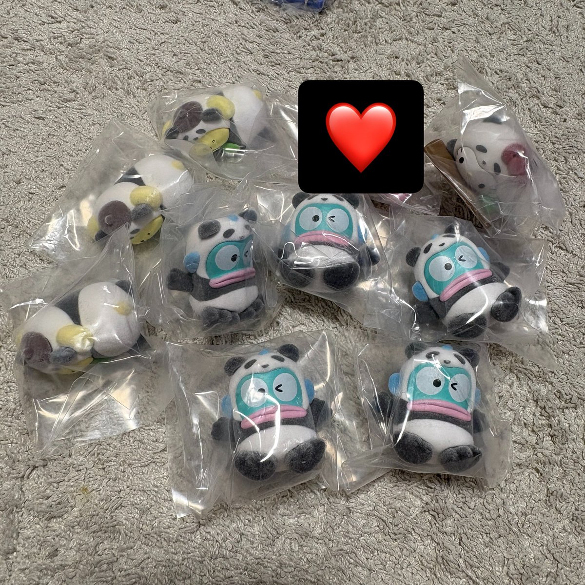 _jb830's tweet photo. ガチャガチャ　サンリオ
ぱんだっこフィギュア　交換

譲:キティ/ポムポムプリン/ハンギョドン

求:同種シナモロール
　定価＋送料で買取
　またはサンリオ異種交換

条件合う方いましたらリプ下さい🙏🏻 https://t.co/jrlZCGv8Ro
