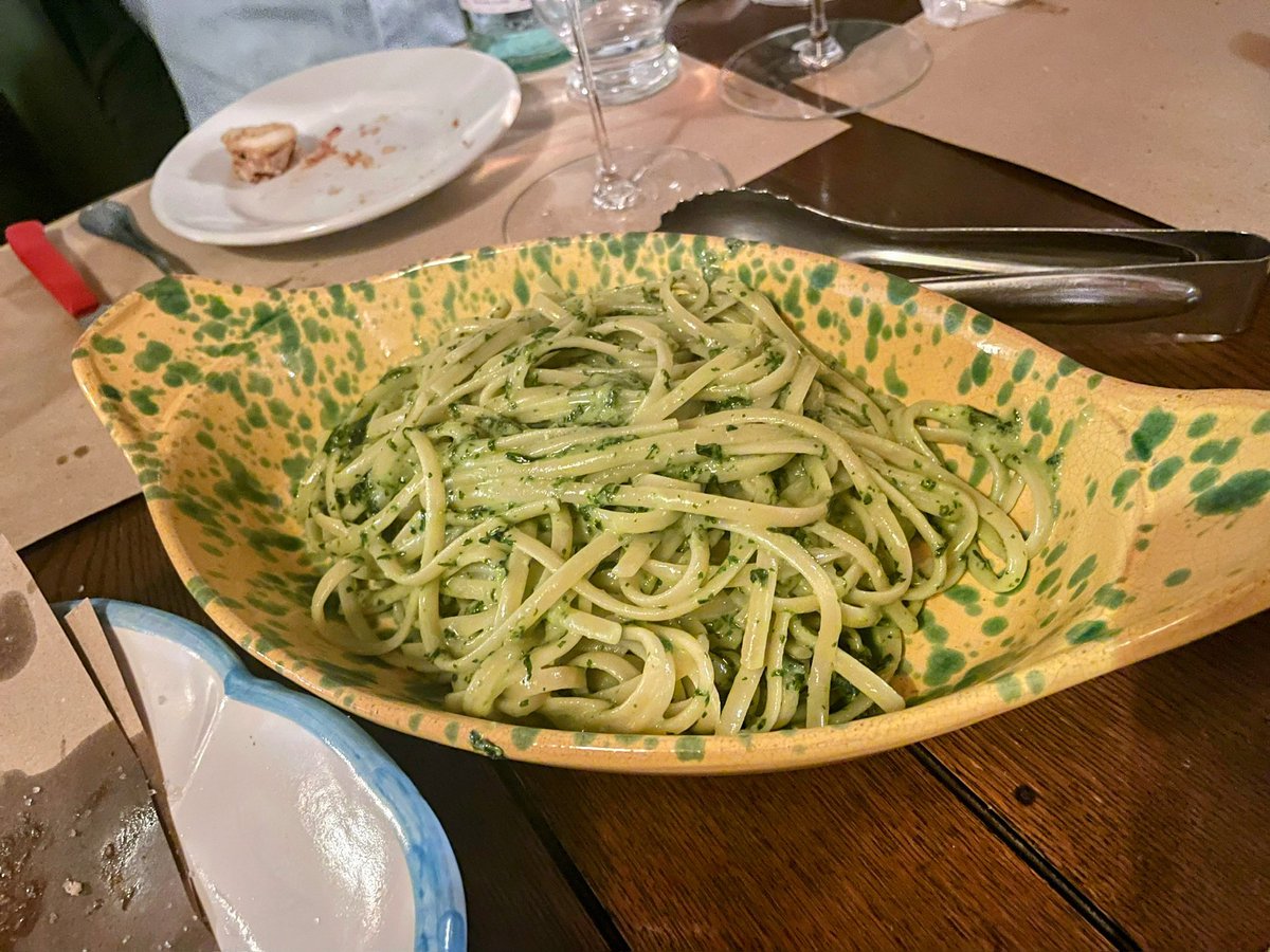 st___mg's tweet photo. 明大前の住宅街にひっそり佇む古民家イタリアン🇮🇹🏠その場でバジルを擦って作ってくれるジェノベーゼ、迫力大のTボーンステーキ🥩どれも美味しかったなぁ…この日は前菜盛り合わせが夏休み前でなかったので、次回は盛り合わせあるタイミングで行きたい🚶

📍スポルカチョーネ(明大前)

https://t.co/E2M6SWRfPk