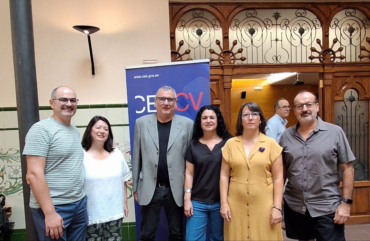 ccoopv's tweet photo. 🔴La Memoria del @comite_economic marca como reto reducir las desigualdades en el mercado de trabajo valenciano

📄Presentación en Castellón del informe anual sobre la situación socioeconómica y laboral en 2025 👇 https://t.co/5PUupsnuts