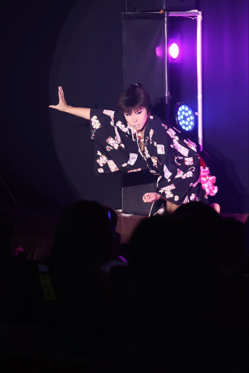ka__i__8's tweet photo. ┈┈┈┈┈┈┈┈

生きてる限り諦めぬ夢
それが男の証

┈┈┈┈┈┈┈┈♩男の証
#宝海空也 #宝海劇団 #ぶらり劇場大平楽 #大衆演劇 https://t.co/v0BNnKjylF