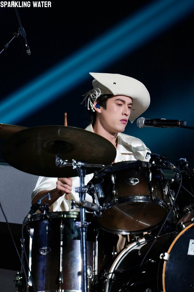 spark_wtr's tweet photo. Caught in the heat. Lost in the beat. 

#JossGawinConcert 
#JossGawin 
#JossWayar #GawinCaskey https://t.co/8vepVEScYo