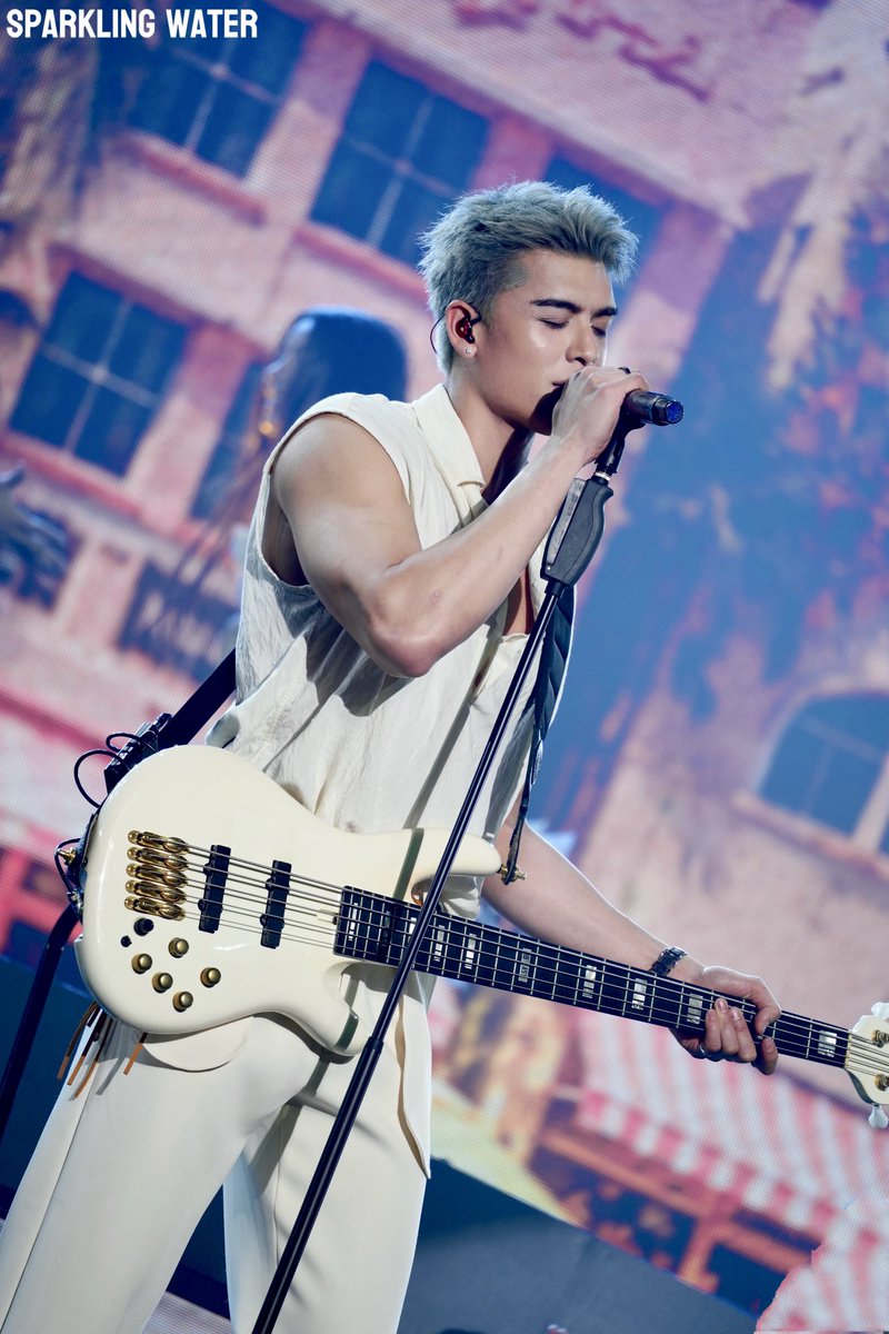 spark_wtr's tweet photo. Caught in the heat. Lost in the beat. 

#JossGawinConcert 
#JossGawin 
#JossWayar #GawinCaskey https://t.co/8vepVEScYo