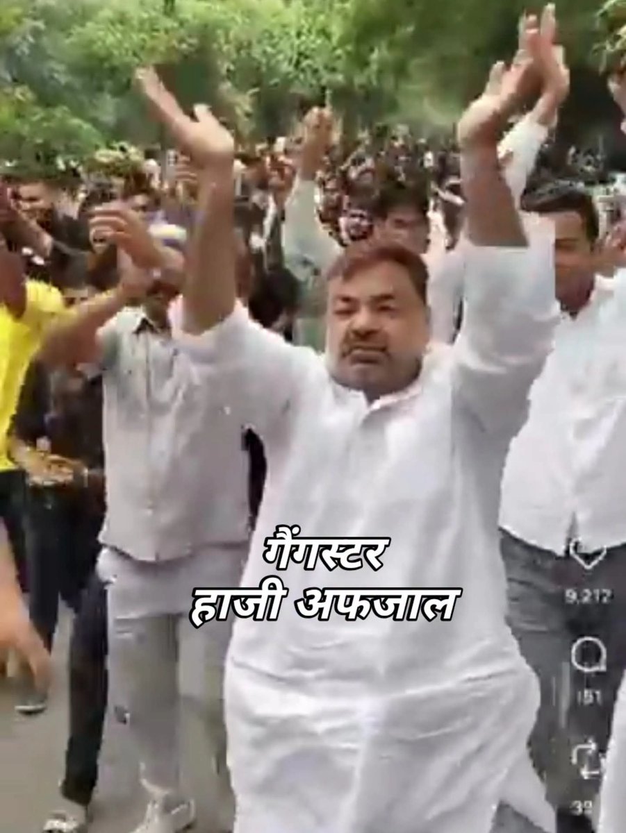 BharatR74239432's tweet photo. कन्हैया कुमार ने उमर खालिद का उपयोग किया खुद कांग्रेस का नेता बन गया ओर उमर खालिद जेल गया

केजरीवाल ने ताहिर हुसैन का उपयोग किया खुद नेता बन गया ताहिर हुसैन जेल में गया

CJP के पूरे प्रोटेस्ट में मोहम्मद जुनैद ने खूब ठुस ठुस के बिरियानी खिलाई जब धर्मेंद्र प्रधान जी का इस्तीफा हो गया और जुनैद मिया को यूपी पुलिस ने उठा लिया तब दीपके ओर पूरी गैंग ने जुनैद मिया से संपर्क करना बंद करना बंद कर दिया।

अब्दुल ही रह जाता है बाद मे 🤣😂