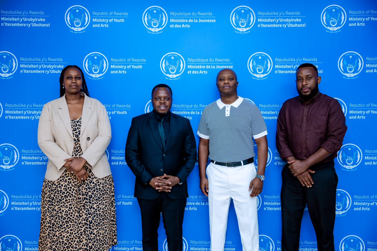 RwandaYouthArts's tweet photo. Minisitiri Utumatwishima yakiriye Umuhanzi Ruhumuriza James ‘King James’ baganira ku myiteguro y’ibitaramo byo kwizihiza imyaka 20 amaze mu muziki, bizaba mu mpera z'icyumweru ku itariki ya 1 n'iya 2 Kanama 2026. Minisitiri yasabye King James, gutegura neza ibi bitaramo bibanda ku kuzagira ibikorwa birimo #positive vibes .

#20YearsOfKingJames #RwandaYouthArts