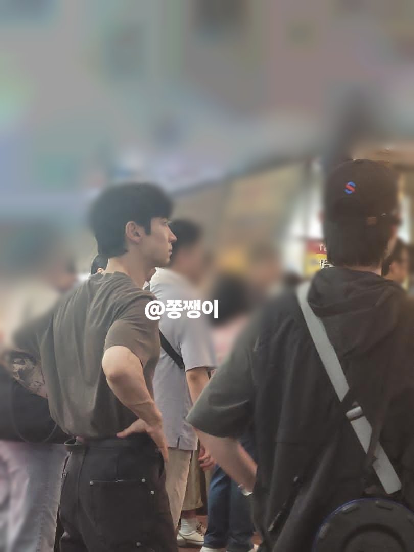 yunikog2's tweet photo. 동네에 제훈님 촬영와서ㅠㅠㅠㅠ 저는 못 찍었는데 지인 통해서라도 받았어요🥺 https://t.co/doNgnFyunS