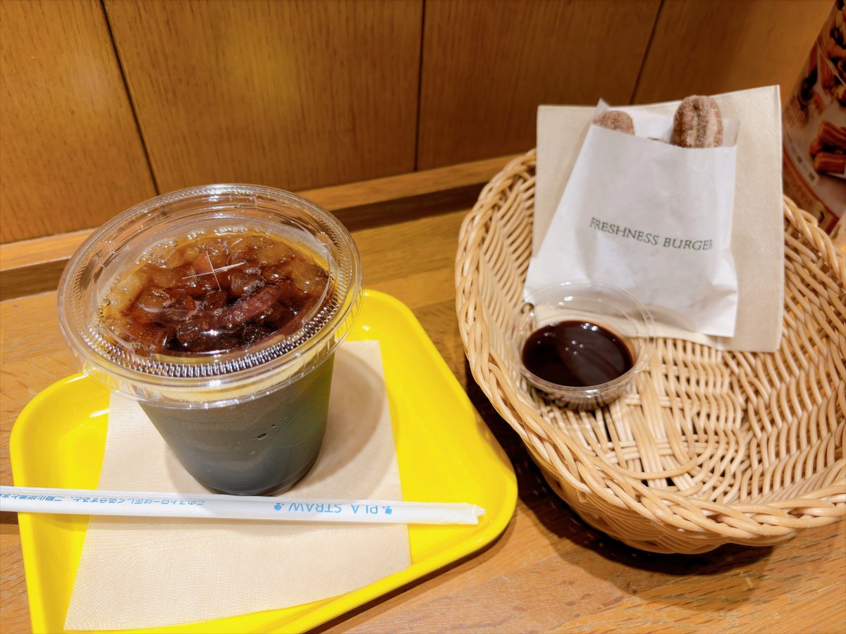 autumn_pickup's tweet photo. フレッシュネスバーガーでチュロス頼んでみた

シナモン得意ではないんだけど美味しかった https://t.co/GXDov7lKtw