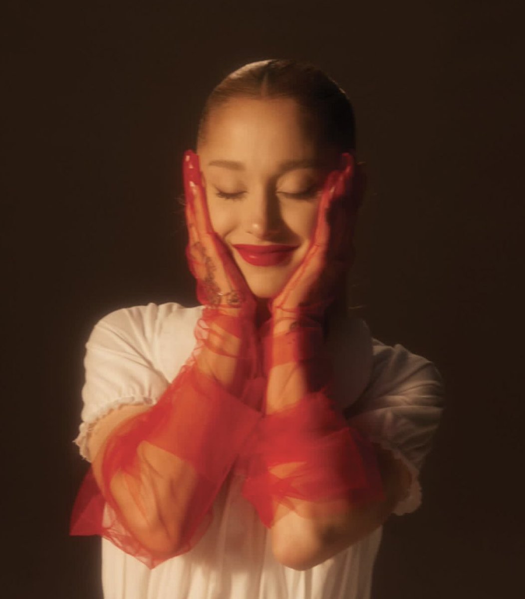 cinnapoplover's tweet photo. @baby_eternally_ goodbye queen https://t.co/tRtdBBtWYe