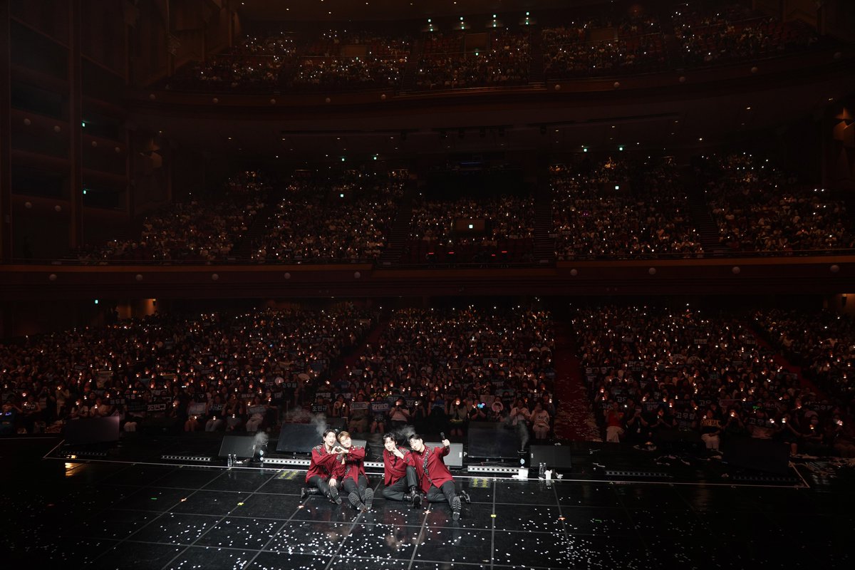 official_fore's tweet photo. [📸]

포레스텔라 정규 4집 투어 콘서트 [THE LEGACY: SYMPHONY] In Seoul Encore - day 1

긴 여정의 마지막 페이지, 숲별과 함께 오래도록 간직할 추억⚜️

#포레스텔라 #Forestella 
#THELEGACY_SYMPHONY https://t.co/9ehvvzl0Qa