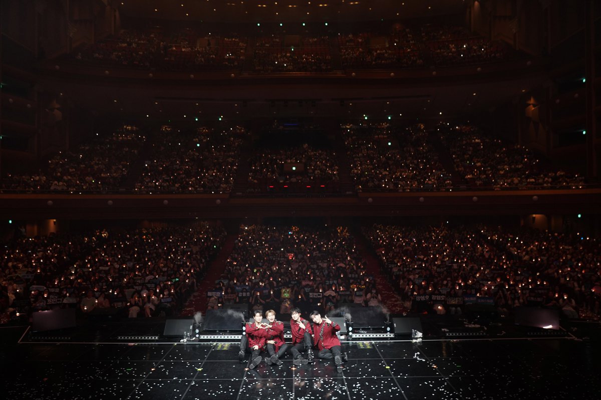 official_fore's tweet photo. [📸]

포레스텔라 정규 4집 투어 콘서트 [THE LEGACY: SYMPHONY] In Seoul Encore - day 2

긴 여정의 마지막 페이지, 숲별과 함께 오래도록 간직할 추억⚜️

#포레스텔라 #Forestella 
#THELEGACY_SYMPHONY https://t.co/6FCCal3vJc